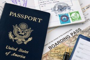 paszport i wiza e1342837854871 Poradnik Turysty:  O czym pamiętać przed wyjazdem za granicę?