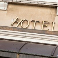 Poradnik Turysty: Jak wybrać odpowiedni hotel?